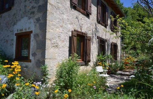 Aleu House | Bed and breakfast in an ecological house in the mountains