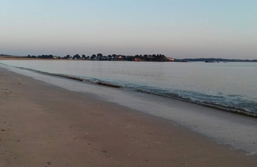 Ambon Bed & Breakfast | Bed and breakfast in traditional Breton longère