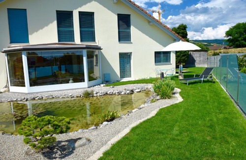 Cressier Bed & Breakfast | Bed and Breakfast La Petite Thielle