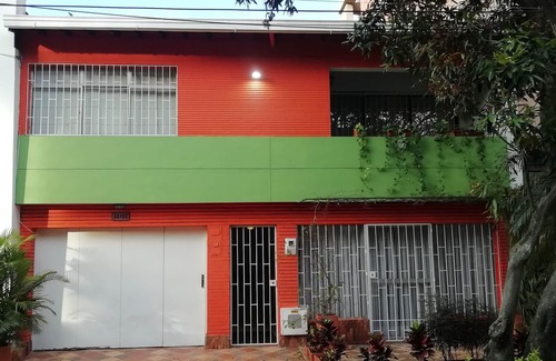 Laureles House | BED AND Breakfast. Laureles Estadio