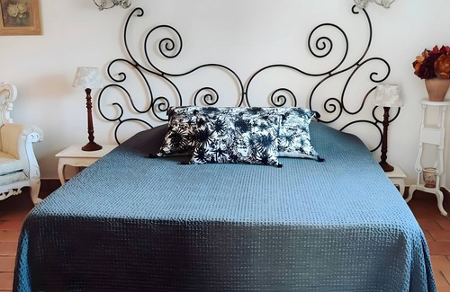 Murato Bed & Breakfast | Bed and Breakfast 'Regina' with Shared Pool, Wi-Fi and Air Conditioning