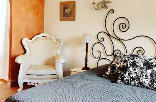 Murato Bed & Breakfast | Bed and Breakfast 'Regina' with Shared Pool, Wi-Fi and Air Conditioning