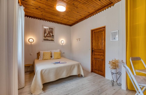 La Salvetat-sur-Agout House | Bed and breakfast 'Saints-Peyres' with Shared Terrace, Wi-Fi