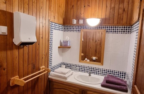 La Salvetat-sur-Agout House | Bed and breakfast 'Saints-Peyres' with Shared Terrace, Wi-Fi
