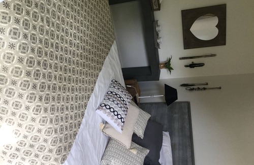 Puymoyen House | Bed and breakfast with breakfasts