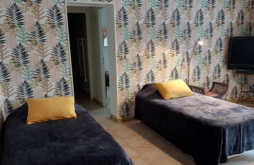 Chateau du Loir House | Bed and breakfast abalone