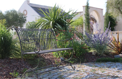 Saint-Laurent-d'Aigouze House | Bed and breakfast in Camargue