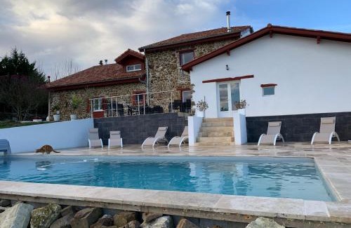 La Bastide-Clairence Bed & Breakfast | Bed & Breakfast Perbos 1556