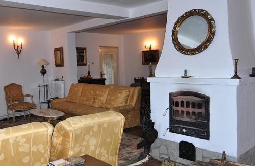 Tirpesti Bed & Breakfast | Bed & Breakfast Popamuseum Tarpesti strada Muzeului nr 28