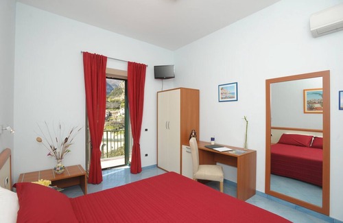 Pontone Bed & Breakfast | Bed & Breakfast Room in Amalfi Coast