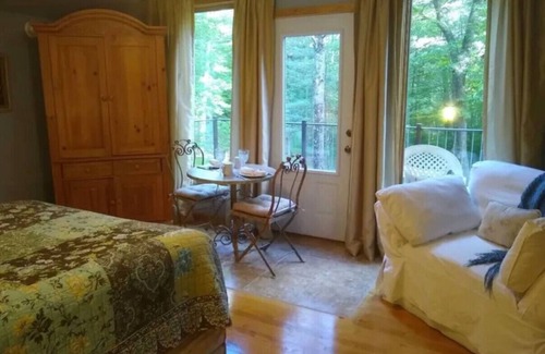 Pine City Bed & Breakfast | Bed & Breakfast Suite At The Wooded Retreat!