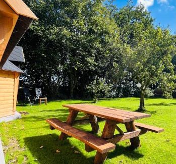 Slootdorp Ski Chalet | Bed & Breakfast Voor De Wind