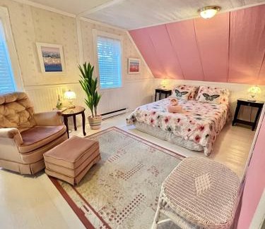 Grandes-Bergeronnes Bed & Breakfast | Bed & café Petit Papillon