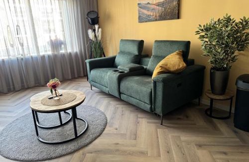 Sint-Annaland Apartment | Bed & Wellness Chinel Luxe vakantiehuis met Sauna's en Bubbelbad