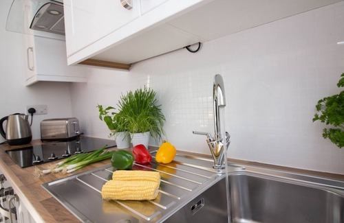 Eastleigh Apartment | Beddoe Apartments