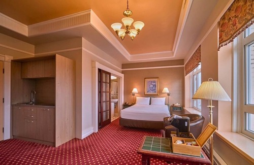 Downtown Victoria Hotel | Bedford Regency Hotel