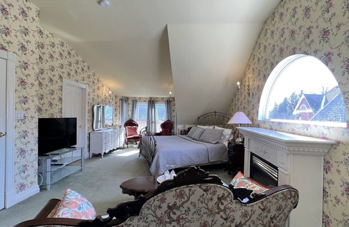 Niagara Falls Bed & Breakfast | Bedham Hall Bed & Breakfast
