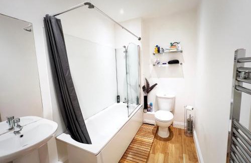 New Cross House | Bedroom 1, Queens Road