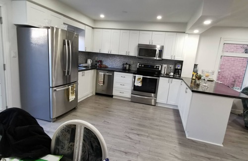 Lisgar House | Bedroom 3, side room on 2nd Fl