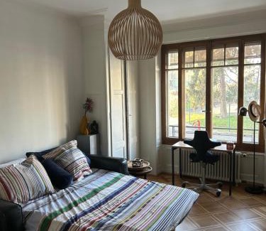 Secheron House | Bedroom & Kitchen - Perle du Lac, Geneva
