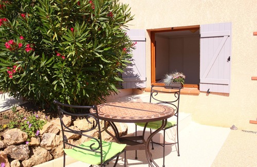 Saint-Jean Bed & Breakfast | Bedroom with SD on the ground floor of a villa