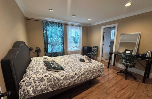 Richmond Bed & Breakfast | bedrooms with private bedrooms in charming Richmond with WiFi close to YVR