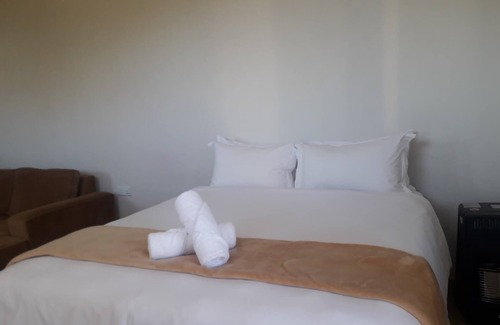 Nyanga Bed & Breakfast | Bedsitter Bed & Breakfast in Nyanga near popular Attractions