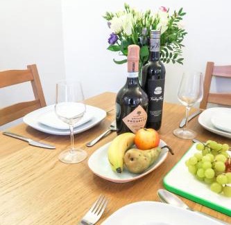 Preston Apartment | Bedzzz - Booklovers Dream