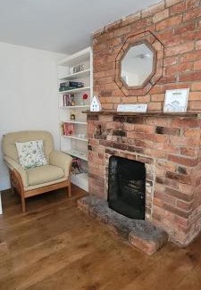 Sandown House | Bee Cottage