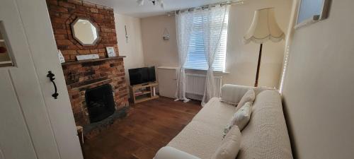 Sandown House | Bee Cottage