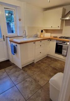 Sandown House | Bee Cottage