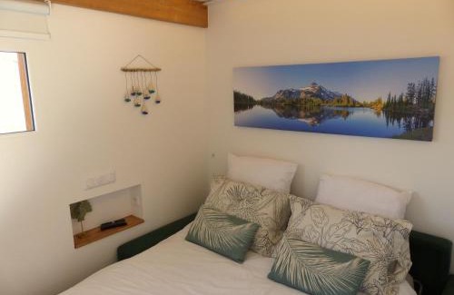 Excenevex Bed & Breakfast | Bee Happy