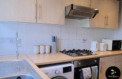 Haydock House | Bee Stays- Cooper House
