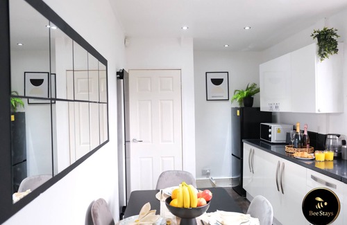 Warrington House | Bee Stays- Northway House
