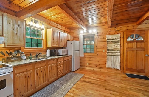 New Plymouth Cabin | Beech Cabin | Couples Cabin | Hocking Hills