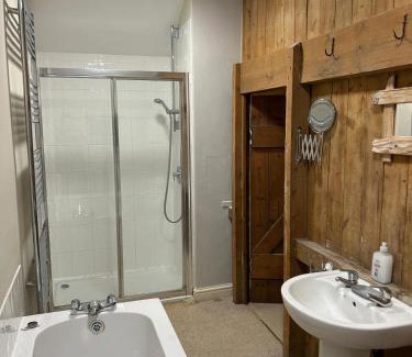 Low Catton House | Beech cottage ~ close to York ~ cozy rural stay