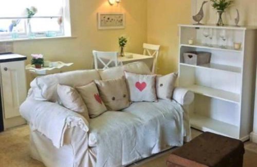 Low Catton House | Beech cottage ~ close to York ~ cozy rural stay