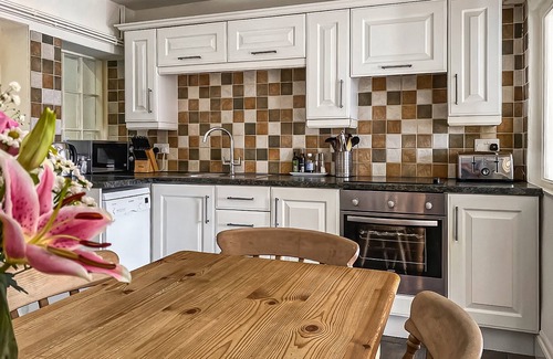 Hartington Cottage | Beech Cottage - UK44731