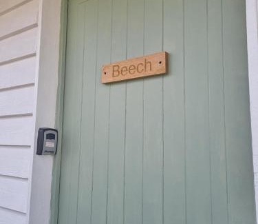 Pegsdon Ski Chalet | Beech, Country Chalet In Pegsdon