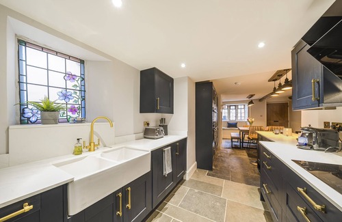 Evershot Cottage | Beech House - sleeps 9 guests in 5 bedrooms