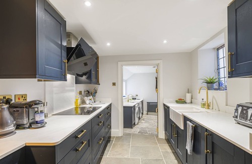Evershot Cottage | Beech House - sleeps 9 guests in 5 bedrooms