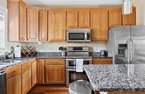 Southcrest Condo | Beech Mtn - GORGEOUS Mountain Views - Walk to Sledding Hill, slopes - Fireplace