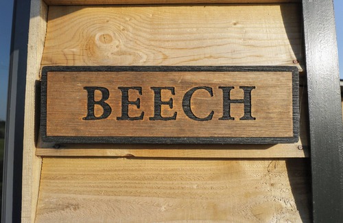 Kemble Cottage | BEECH, pet friendly, with a garden in Kemble
