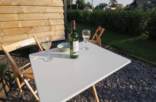 Kemble Cottage | BEECH, pet friendly, with a garden in Kemble