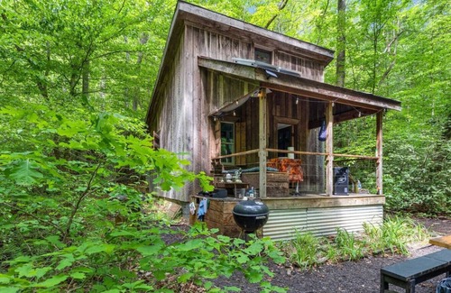 Heidelberg Apartment | Beech Timber- 30 Acre Secluded Glamping in RRG!