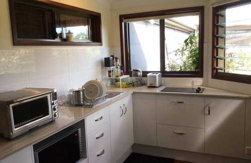 Urliup Apartment | Beechcroft-self contained 1 bedroom apartment, sleeps 4, beautiful valley views.