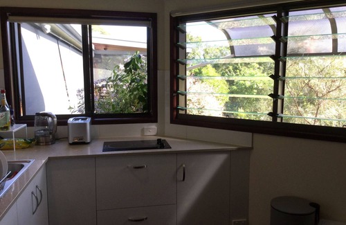 Urliup Apartment | Beechcroft-self contained 1 bedroom apartment, sleeps 4, beautiful valley views.