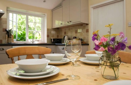 Staplefield House | Beeches Cottage |Garden| by Brighton Holiday Lets