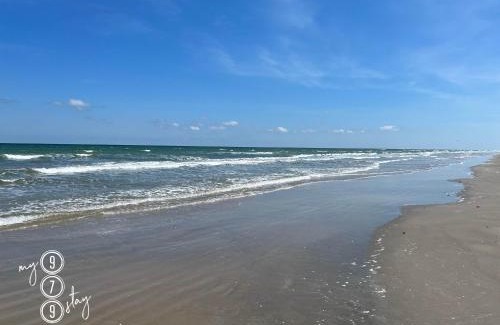 San Luis House | Beechwood Bungalow - Where Comfortable Coastal and Calm Meet Waves Water and WOW
