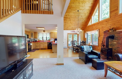 East Haven  Rutland County House | Beechwood Home - 4 Bedrooms and 3 Baths, sleeps 10